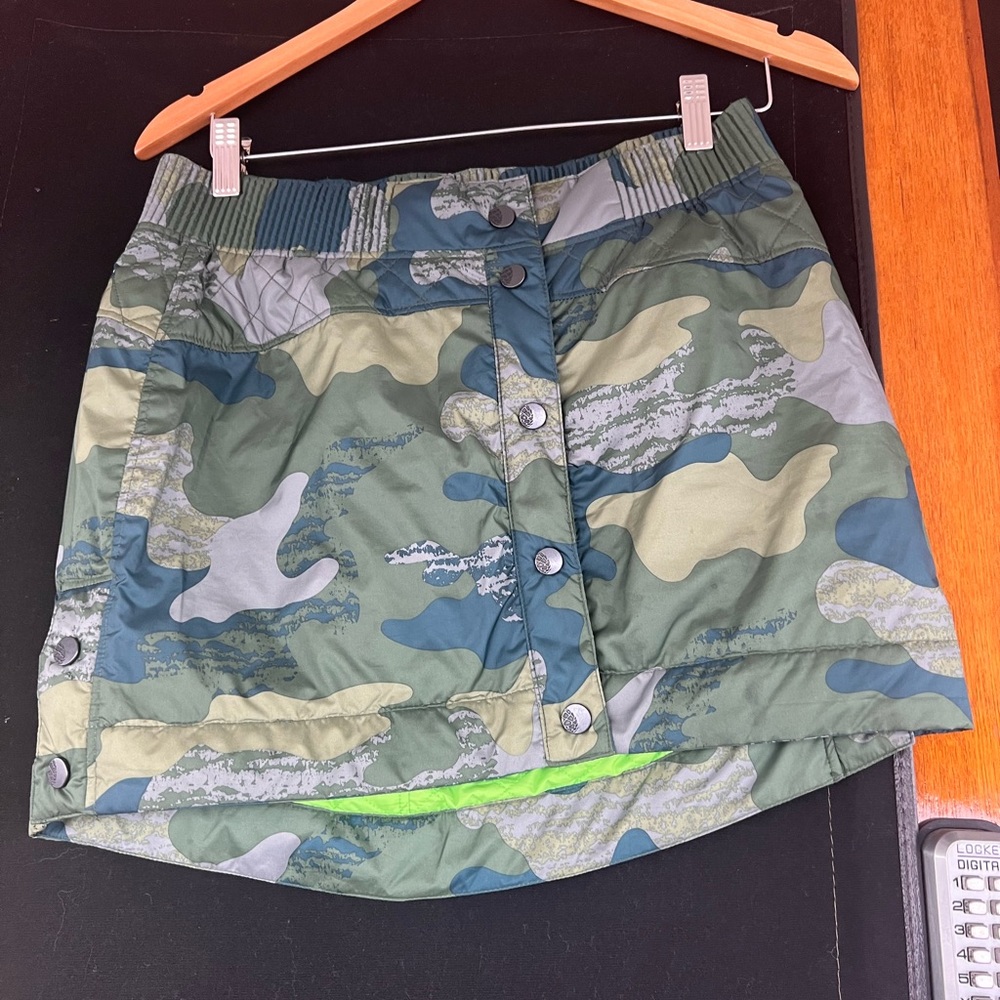 Stio puffer mini skirt snap closure size small camouflage camo